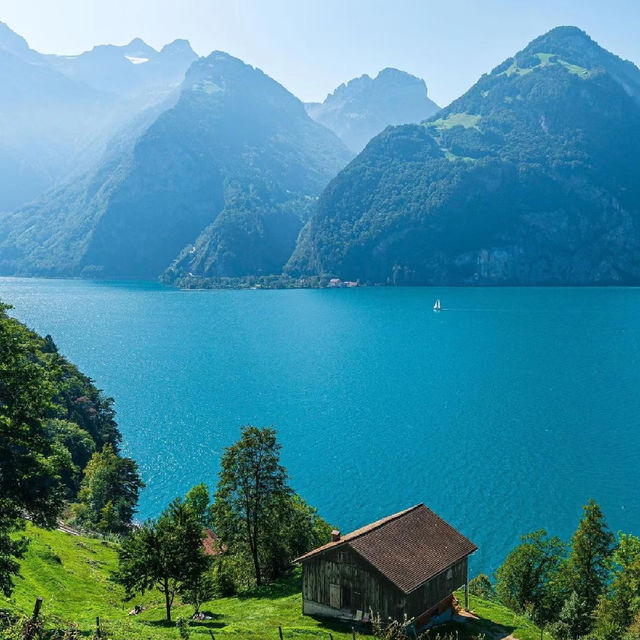 馬林湖：湖光山色，仙境般美麗