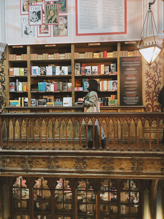 波爾圖：走進世界最美書店之一的萊羅書店