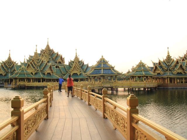 เที่ยวชมศาลาพระอรหันต์ เมืองโบราณ
