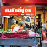 Eat like a local : Savory the best Seafood Glass Noodles in Bangkok!