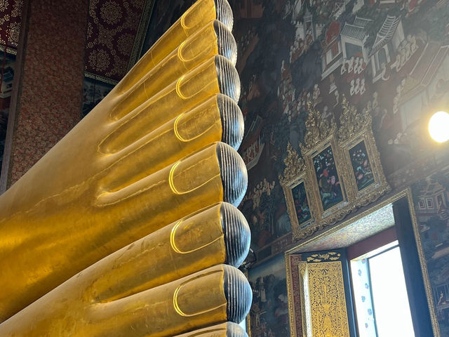 探索曼谷古寺 — 臥佛寺的巨大金臥佛