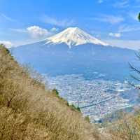 【山梨県】迫力ある富士山が眺められる絶景地