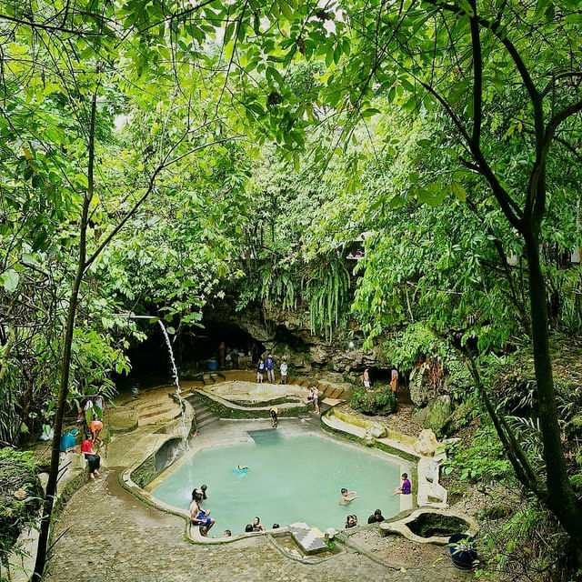 Cave And Hot Springs Goa Ergendang