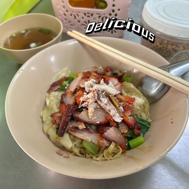 •  บะหมี่กวางตุ้งหงส์ทอง หาดใหญ่ 🍜✨
