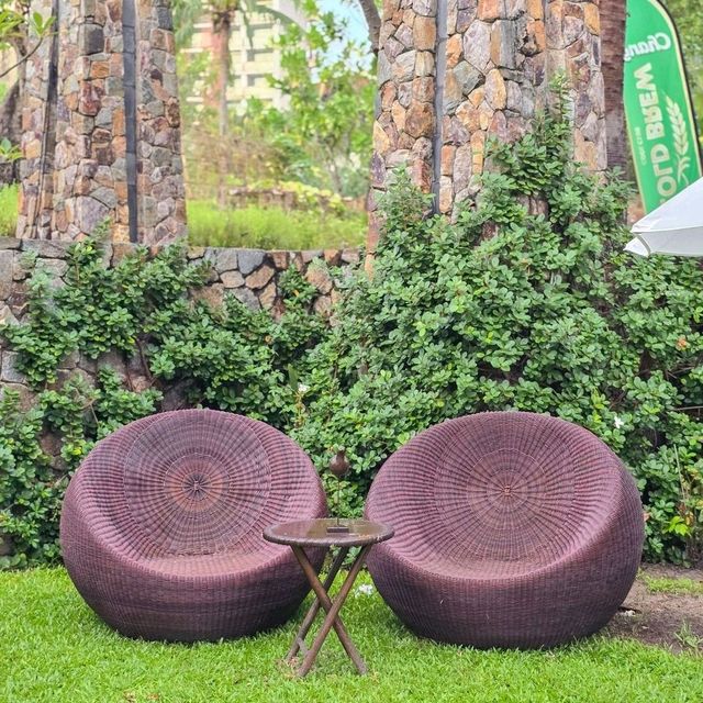 คาเฟ่ลับริมทะเลพัทยา มาดินเนอร์ชมวิวพระอาทิตย์ตก