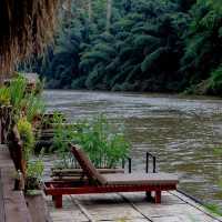 ที่พักริมน้ำกาญจนบุรี