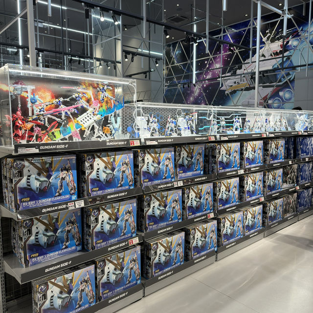 Gundam Heaven: My Gundam Shopping Adventure at LaLaport Fukuoka!