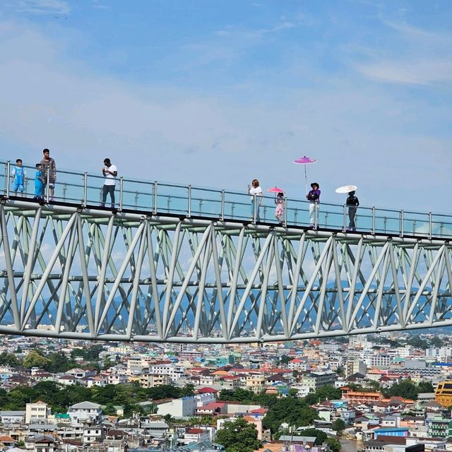 ไหว้พระธาตุดอยเวา ชมวิวบนสกายวอร์คเหนือสุดสยาม