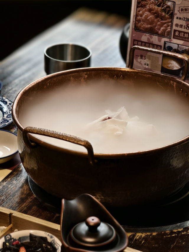 銅鑼灣土耳其風裝修火鍋店，餃子拼盤有驚喜