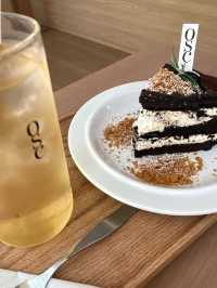 ソウル《弘大》プラタナス並木のカフェ、会ってみたい店長さん