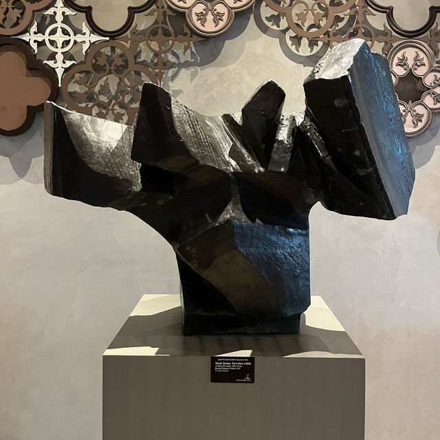 JW Marriott Singapore, Where Art and a Getaway Meet 