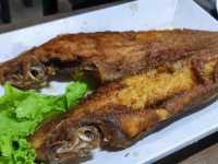 ร้านอาหารพื้นบ้านระยอง ติดทะเลอาหารอร่อย