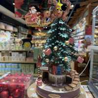 Holiday Magic Unwrapped at The Green Party