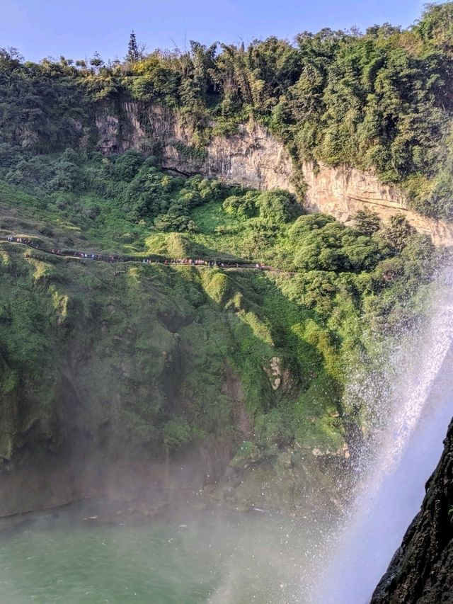 孫悟空的花菓山水簾洞原型：黃菓樹大瀑布水簾洞