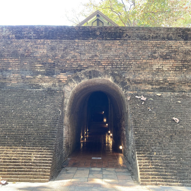 ‘วัดอุโมงค์’ วัดบรรยากาศดี เที่ยวแล้วสบายใจ