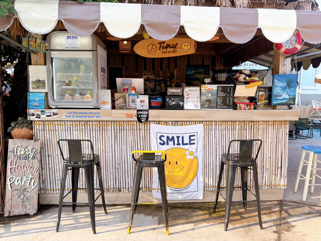 Starter on the BEACH (Tiny Island Cafe) ⛱️☕️