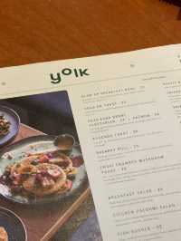 Dining in Yolks George Town: Where Delicious Food Meets Comfortable Vibes 🍳🍴