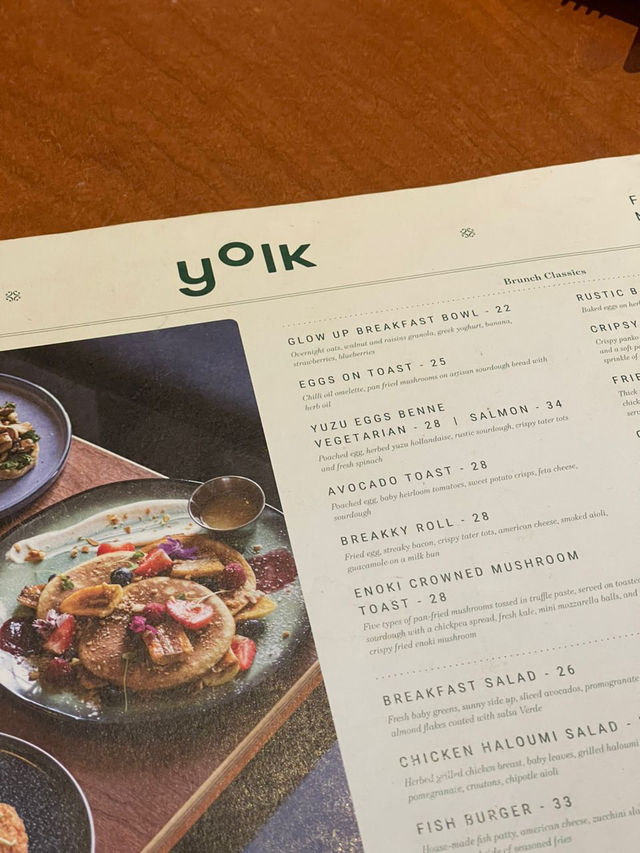 Dining in Yolks George Town: Where Delicious Food Meets Comfortable Vibes 🍳🍴