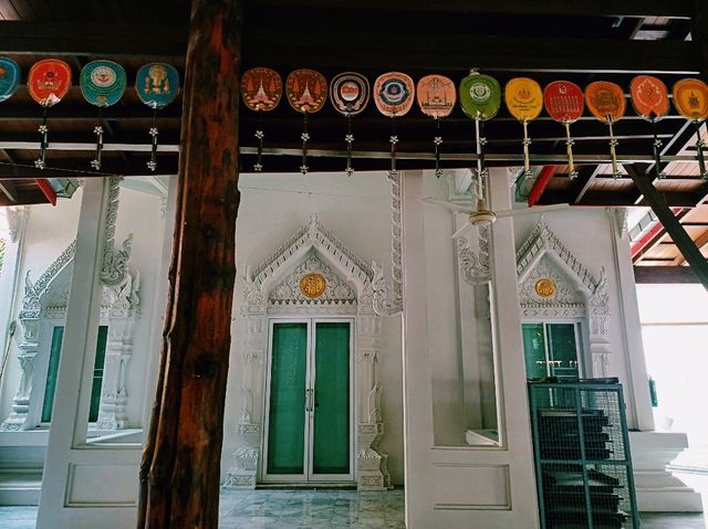 泰國曼谷市中心湄南河畔著名地標性寺廟景點:水門寺，適合拍照📸打卡冥想
