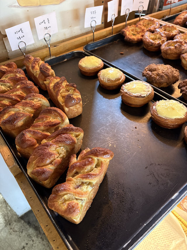 춘천여행시 조용한 동네에서 든든하게 아침을 시작하기 좋은 빵집 추천:동내빵집🥖