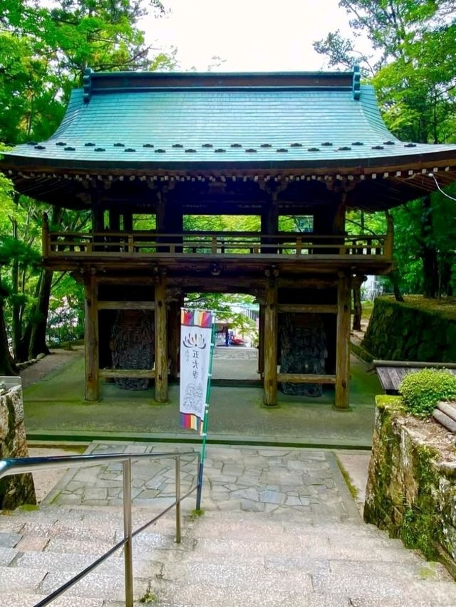 雄大な自然に囲まれた88番札所「大窪寺」