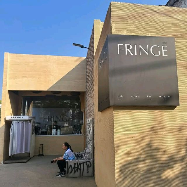 Fringe ไม่พลาดถือผิด!