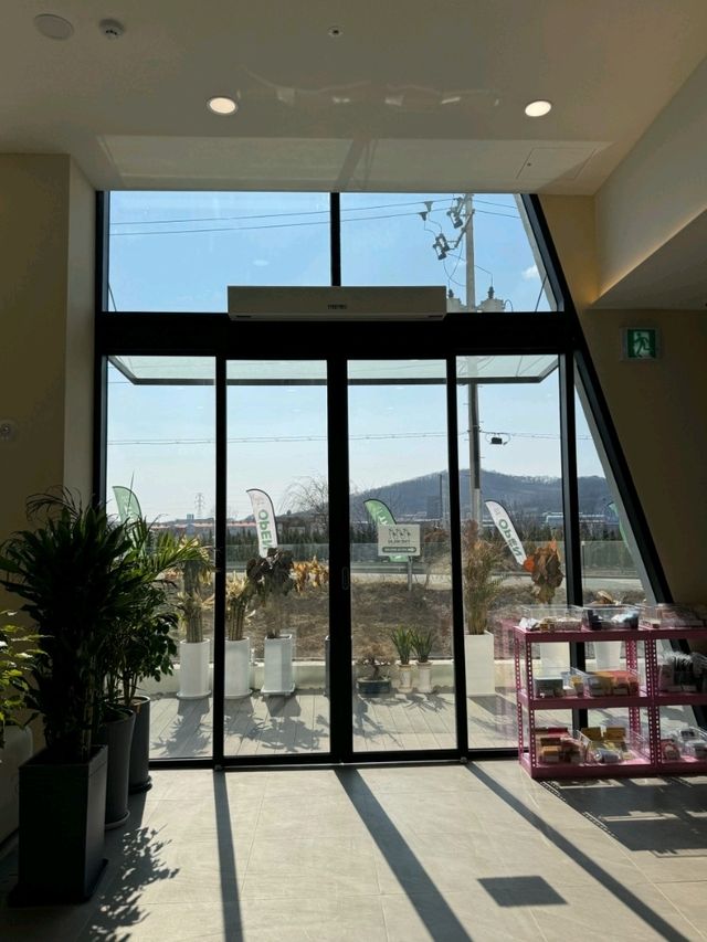 🥨더닐라이 김포대형카페 추천