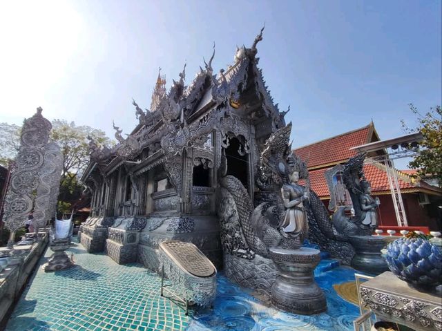 สุดตระการตา อุโบสถเงิน หลังแรกของโลก