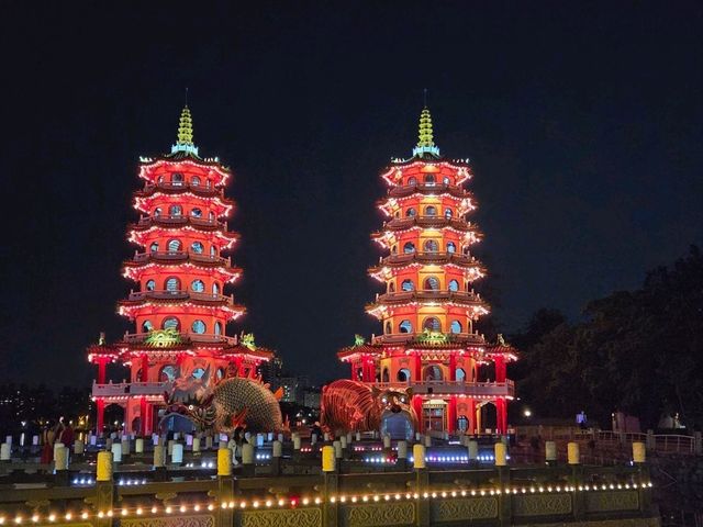 【高雄】夜の龍虎塔