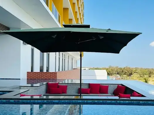 Stay at the Formosa Yacht Resort in Tainan and enjoy luxurious facilities and stunning sunsets by the lakeside!