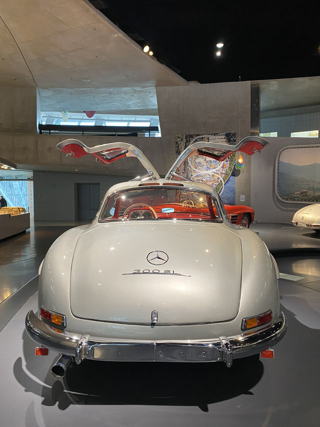 あの有名な高級車🚚ベンツ博物館があるドイツに行こう🇩🇪