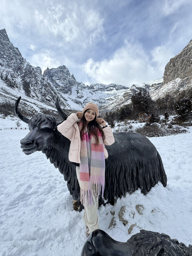 A Winter Wonderland Dream Come True at Bipenggou
