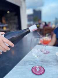 ร้านอาหารเบลเยี่ยม บน Rooftop bar ชั้น 32 