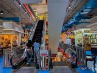 🏬 ตึกแดง Chatuchak – แหล่งช้อปวินเทจ  🛍️🔥