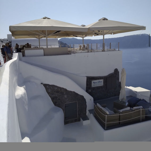 サントリーニ島（ギリシャ）– 青と白の絶景が広がるエーゲ海の宝石