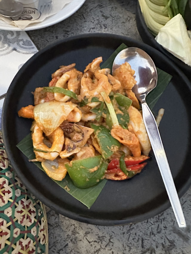 กินซีฟู้ด พร้อมเค้กฟรี วันเกิดปีนี้ต้อง Moken บางปู