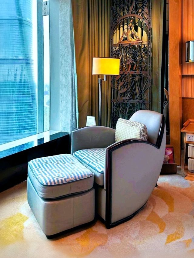 Experience The Ritz-Carlton Shanghai, Pudong, nothing short of extraordinary. 