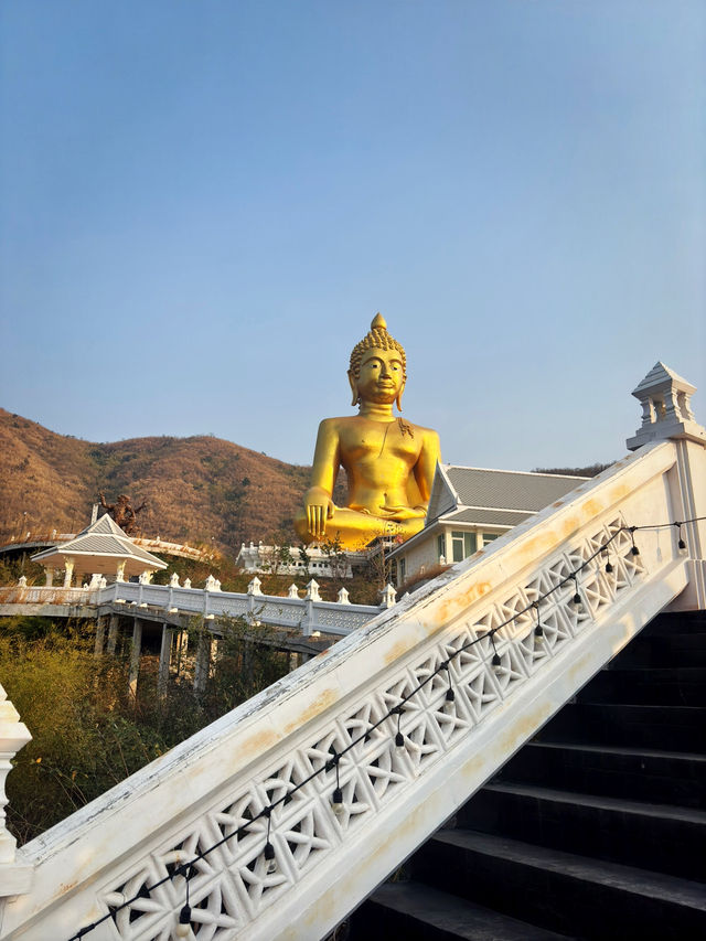 วัดเขาวงพระจันทร์ ชมพระอาทิตย์ตกดิน🌞🌙