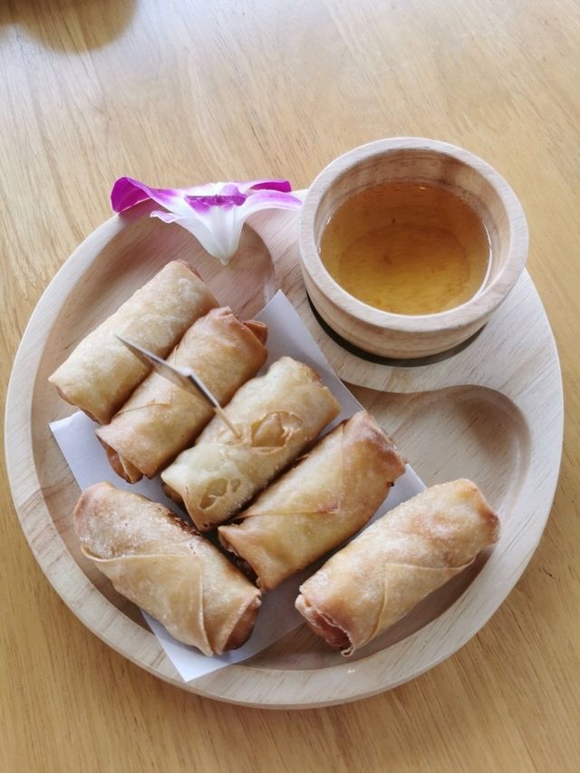 At Home ร้านคาเฟ่น่ารัก บรรยากาศอบอุ่น