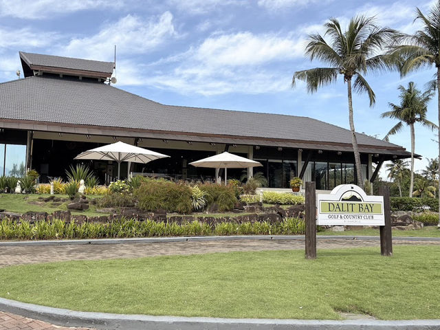 🏌️‍♂️ Tee Off in Tropical Bliss: Dalit Bay’s Golf Escape!