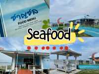 กินซีฟู้ดหลบลมร้อนในห้องแอร์