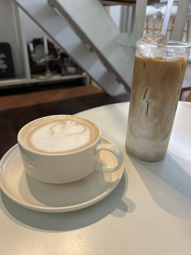 【韓国/合井】白い外観とライラック🌸が魅力的💗ソウルで1番お気に入りcafe💗