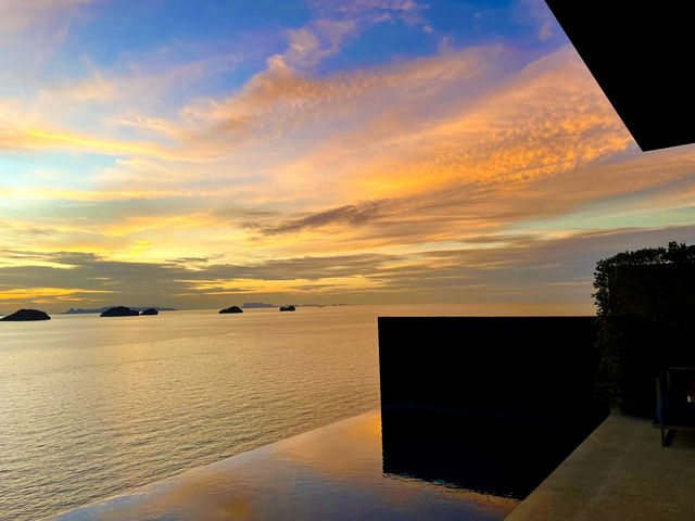 下塌｜經典依舊｜Conrad Koh Samui