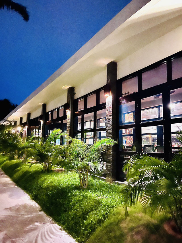 Verandah Restaurant: Serene Dining in Elegant Surroundings