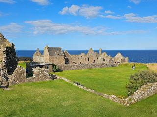 Travelogue of Dunnottar Castle | Memories on the Cliff and Whispers of the Wind