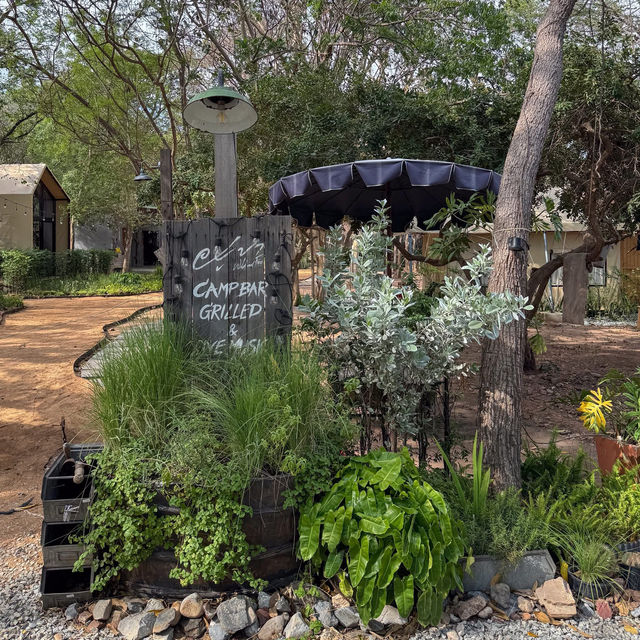 9998 Cafe คาเฟ่สไตล์วินเทจ เกาะล้าน, ชลบุรี