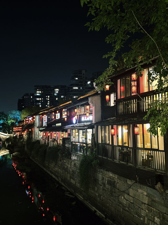 เดินเล่นย่านเก่า Xiaohe Street