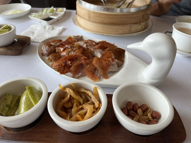 🦆 파르나스 호텔 웨이루 – 클래식과 품격이 살아있는 베이징덕 코스 🍽️✨