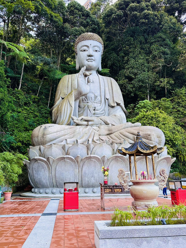 Serenity in the Sky: A Spiritual Escape to Chin Swee Caves Temple