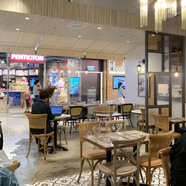 HABITŪ table🍴